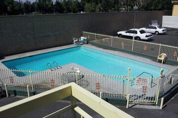 Riviera Motel