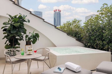 Room amenity