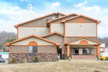 Super 8 by Wyndham Bedford