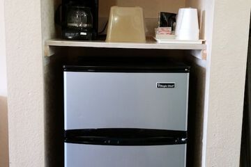Mini-refrigerator