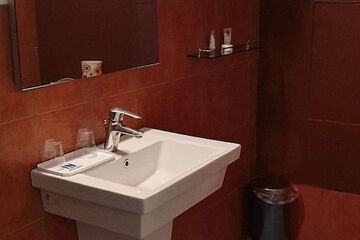 Bathroom sink
