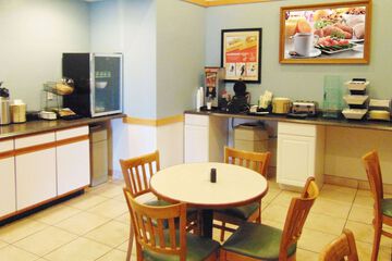 Breakfast/Coffee Service 33 of 34