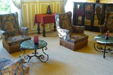Hotel Lounge