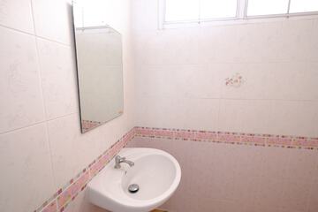 Bathroom sink