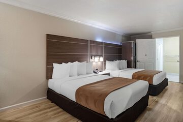 Room 35 of 60