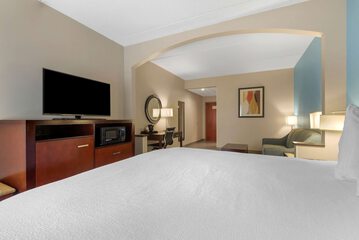 Room 12 of 33