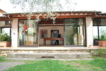 Check-in/check-out kiosk