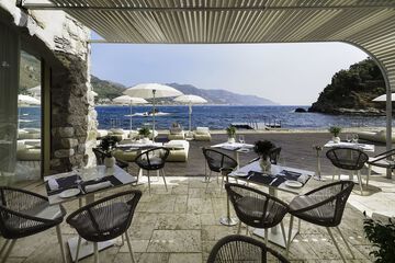 Beach bar