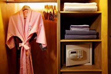 Room amenity