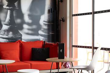 Lobby lounge