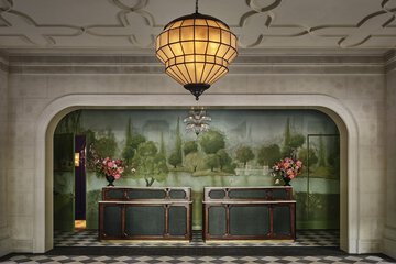 Lobby lounge