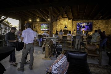 Sports bar