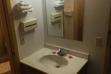 Bathroom sink