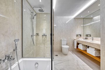 Bathroom shower