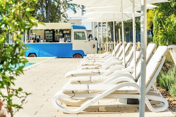 Poolside bar