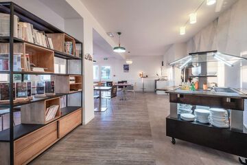 Breakfast area