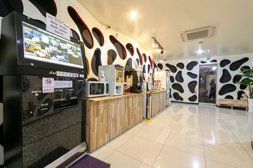restaurant