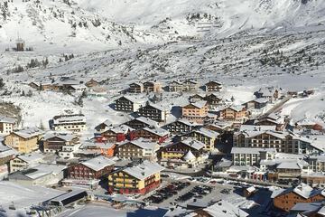 Snow and ski sports