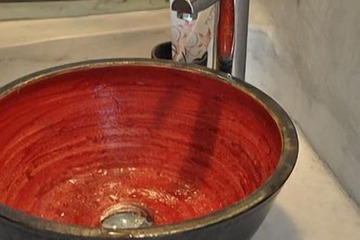 Bathroom sink