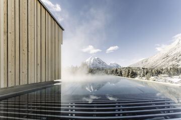 Infinity pool