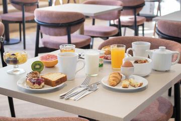 Breakfast buffet