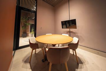 Meeting facility