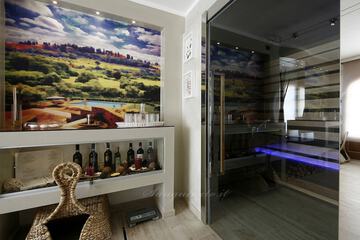 Lobby lounge