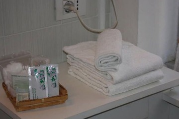 Bathroom amenities