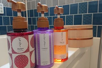 Bathroom amenities