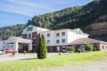 Holiday Inn Express Hotel & Suites by IHG