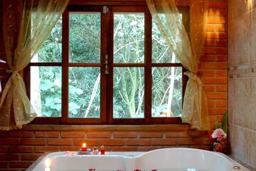 Jetted tub