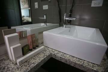 Bathroom sink