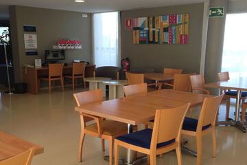 restaurant-cafeteria
