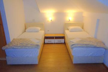 Photo 51
