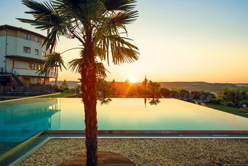 Infinity pool