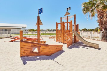 Children's play area - outdoor