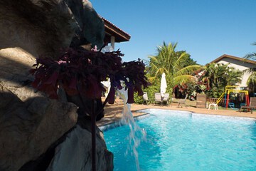 Pool waterfall