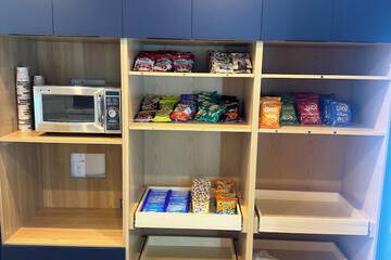 Snack bar