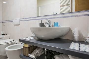 Bathroom sink
