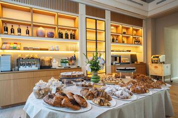 Breakfast buffet