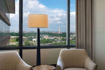 DoubleTree by Hilton Washington DC - Crystal City