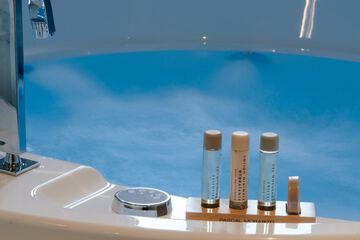 Jetted tub