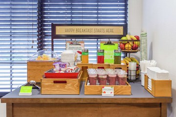 Breakfast/Coffee Service 24 of 30