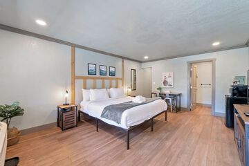 Blue Jay Lodge