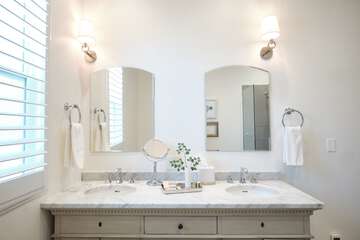 Bathroom sink