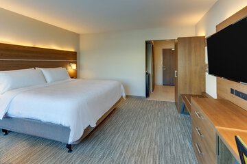 Room 48 of 70