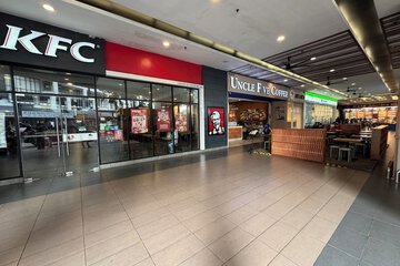Shopping mall