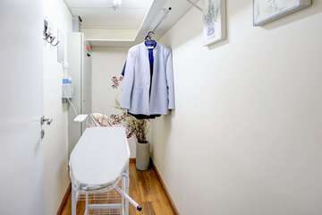 Iron/ironing board