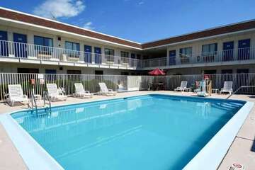 Motel 6 Windsor Locks CT - Hartford