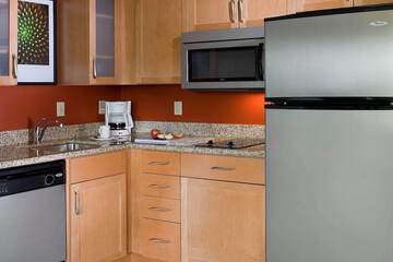 MainStay Suites Appleton Airport - Fox River Mall Area